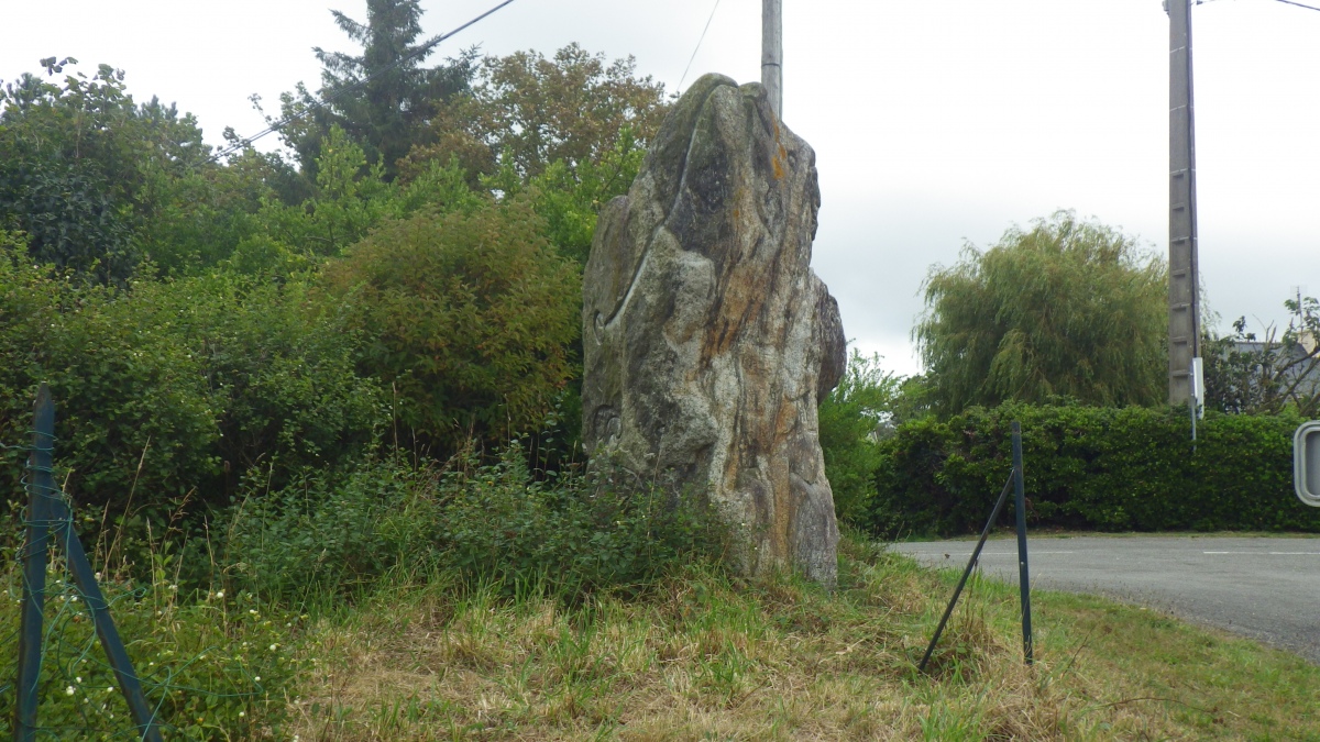 Click for the gallery page to add comments and vote (PID:288459) Menhir Mogueran Uhella