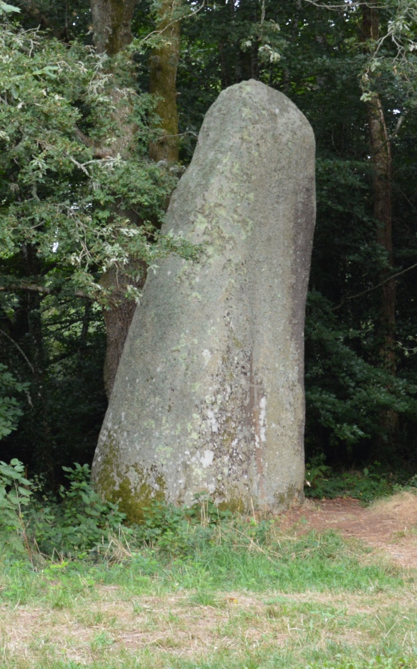 it's just on the left side of a small road from Nevez (Le Hénant) to Pont Aven, at Kerangosquer