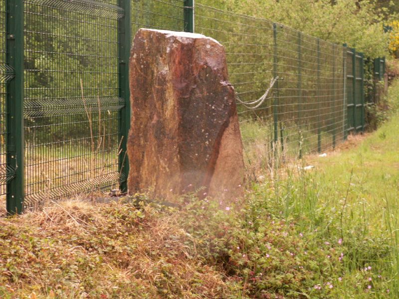 Menhir de Crévin