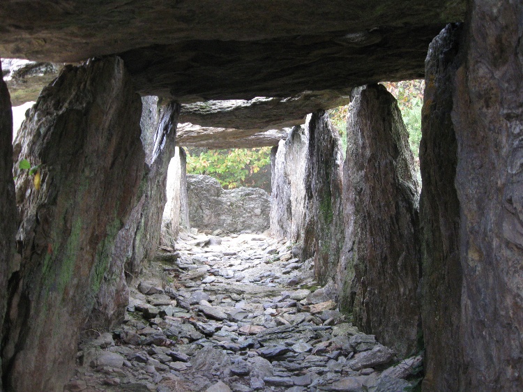 Grotte-aux-Fées (Tréal)