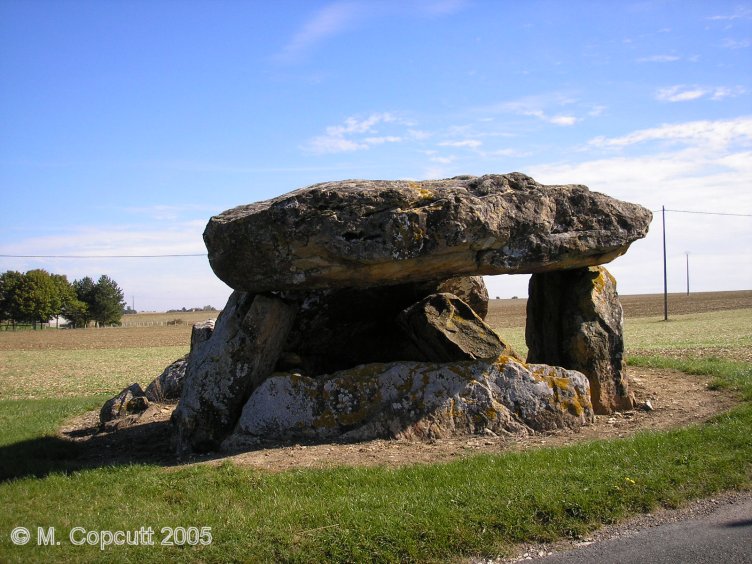 The back cell of the chamber is still all nicely erect, making this a pleasant monument to visit. It is all orientated towards the east at 070°. 