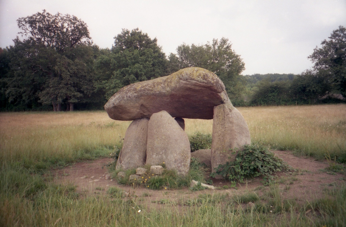Click for the gallery page to add comments and vote (PID:211583) Dolmen de Passe Bonneau