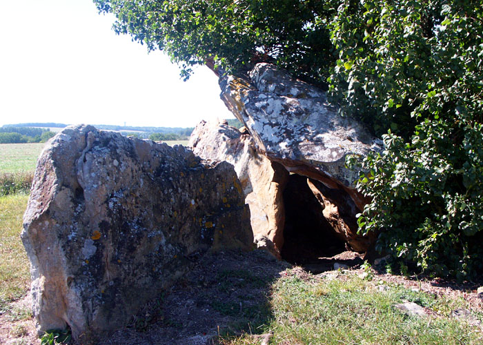 Chillou du Feuillet dolmen