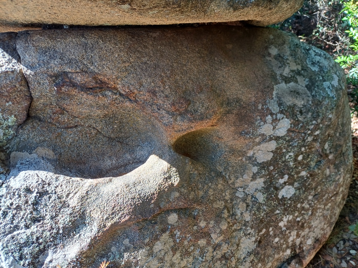 Click for the gallery page to add comments and vote (PID:312430) Bizzicu Rossu dolmen