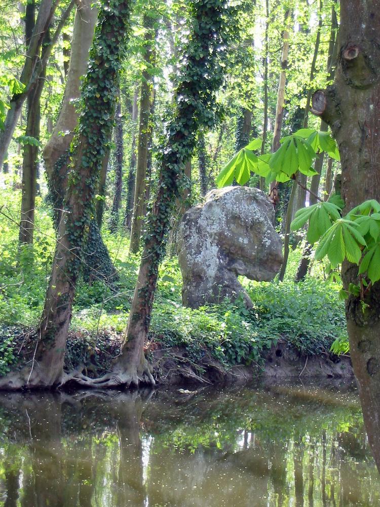 Ile-de-France: Essonne (91): There is today only 1 menhir called 
