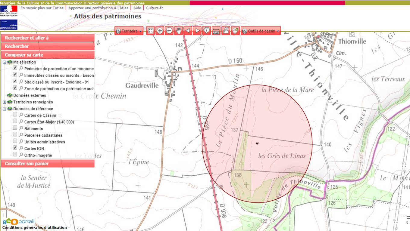 View from The French archeological Map :
http://atlas.patrimoines.culture.fr/atlas/trunk/

A very useful way to find Historical site. 