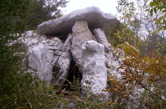 Click for the gallery page to add comments and vote (PID:44918) Dolmen de Thières