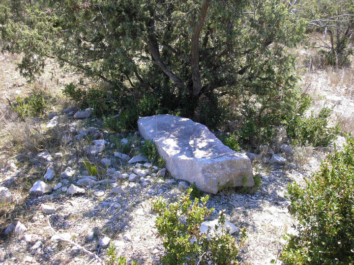 Ginestous menhir 2