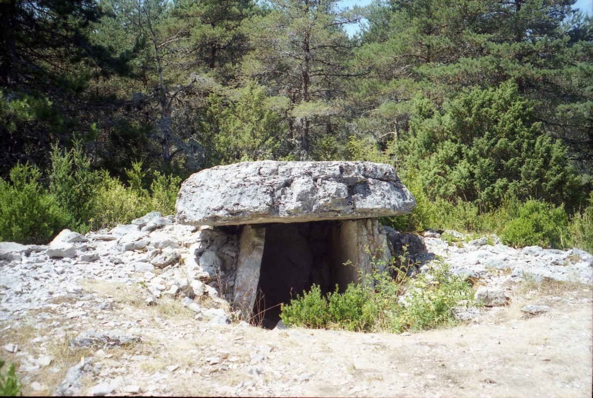 Dolmen de la Baume (Sainte-Enimie)