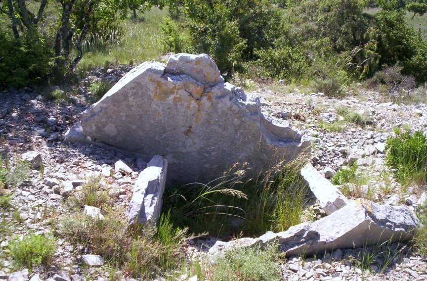 Click for the gallery page to add comments and vote (PID:47461) Dolmen de la Limite 1