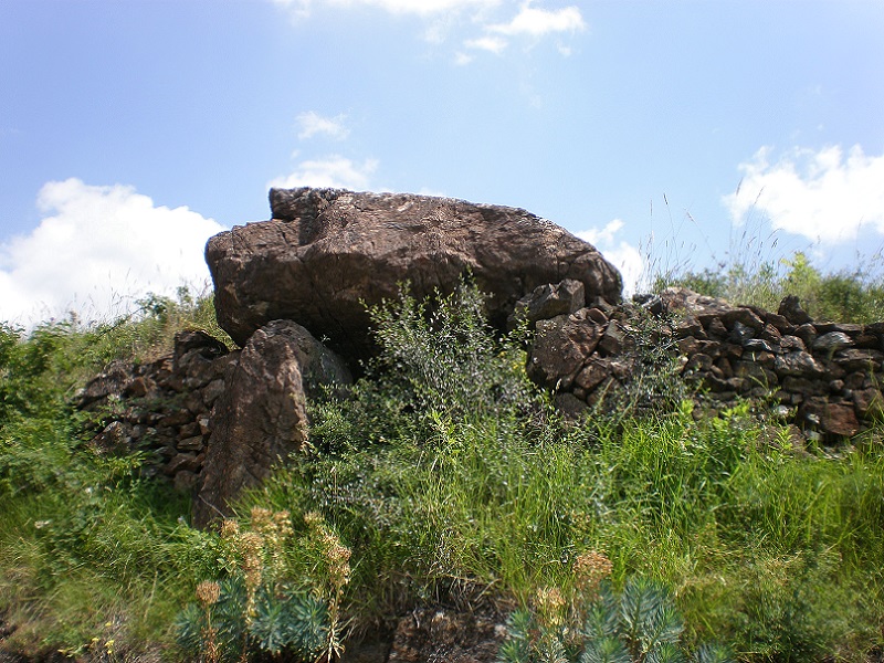 Click for full size image of Arrigas Dolmen (PID:182301) Arrigas Dolmen