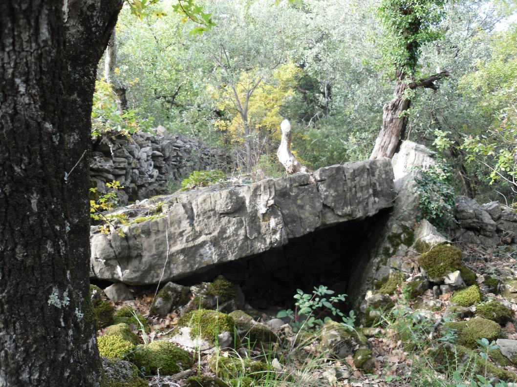 Click for the gallery page to add comments and vote (PID:159795) Dolmen du Bois de la Fage