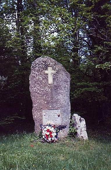 Montjarié menhir 1