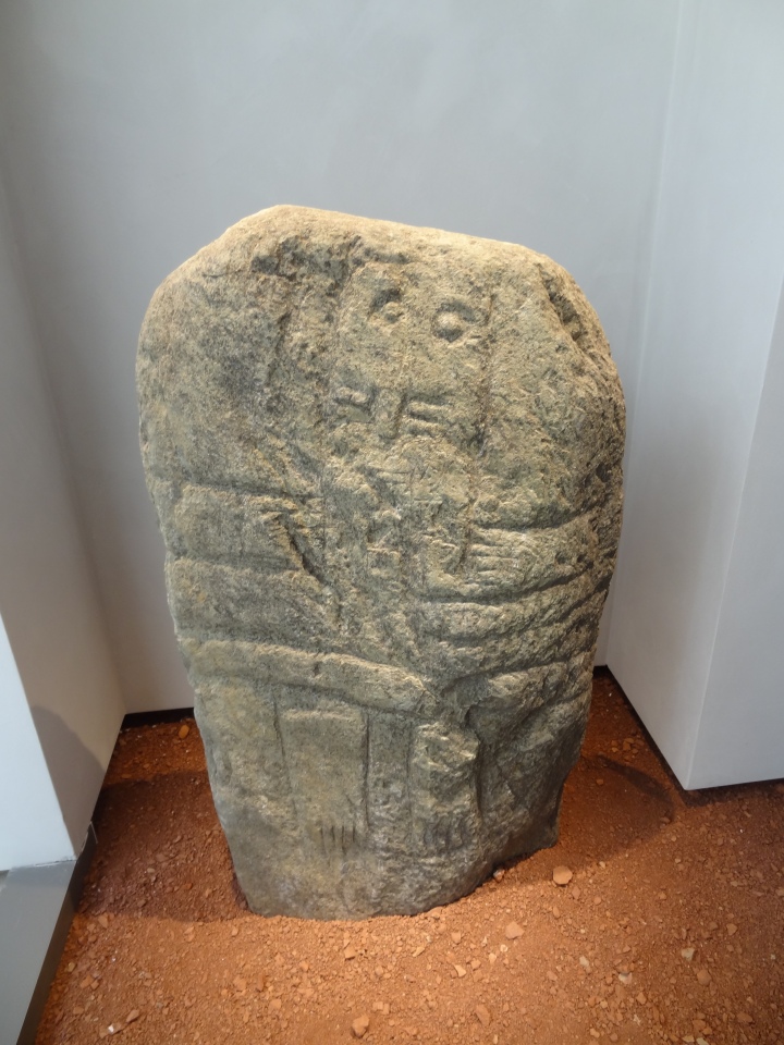 Nicoules statue menhir