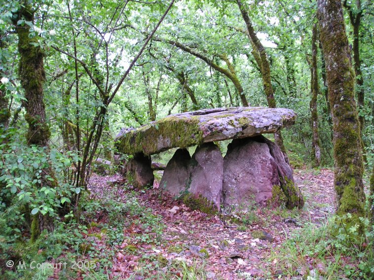 Les Trois Pierres (Les Junies)