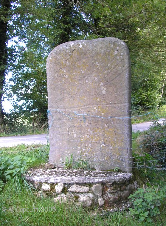 Rieuviel statue menhir 2