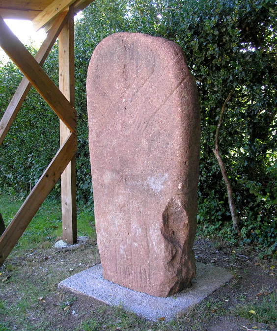 Pailhemalbiau statue menhir