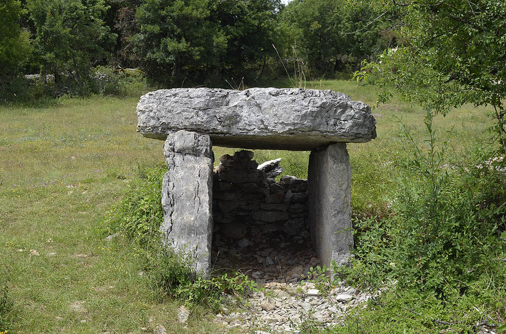 Auraste Dolmen