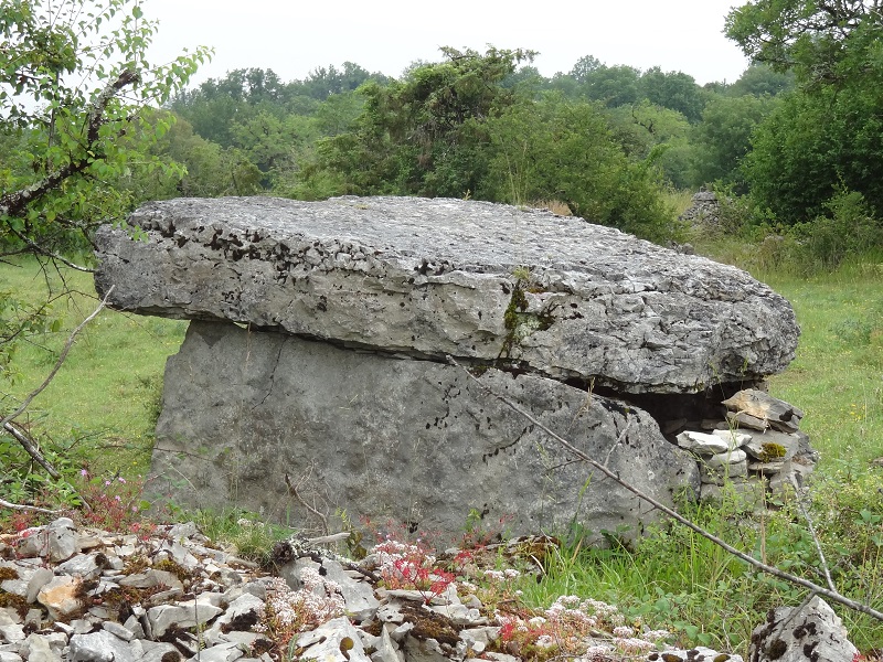 Auraste Dolmen