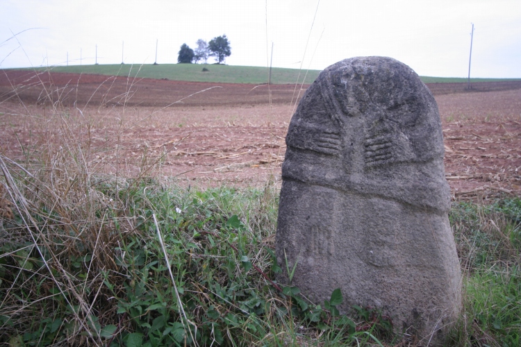 Monteils statue menhir