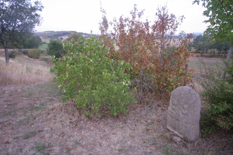 saint Julien statue menhir