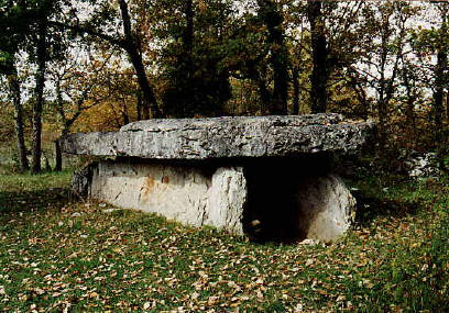 Dolmen dit la Table de Roux