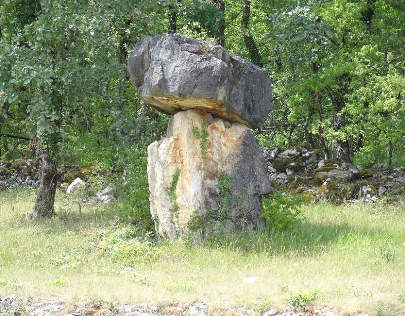 Click for the gallery page to add comments and vote (PID:176063) Menhir des Clouts Grands-2