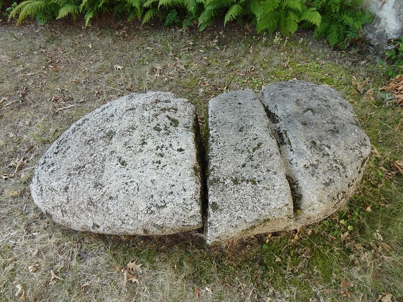 Click for the gallery page to add comments and vote (PID:189122) Menhir de la Serre de Nages