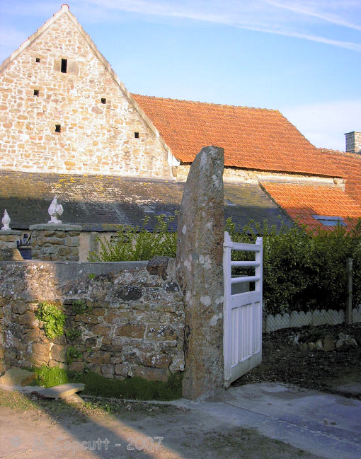 Maupertus menhir