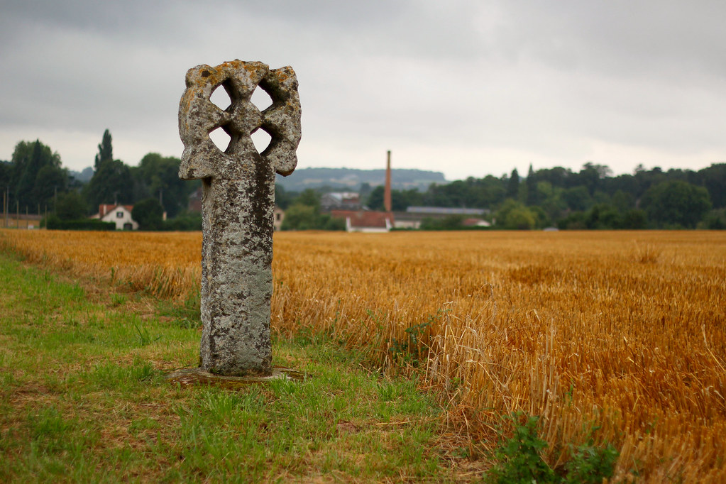 Croix Percée