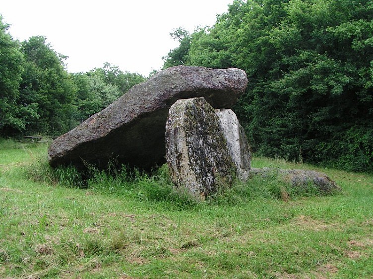 Dolmen dit les Palets-de-Gargantua