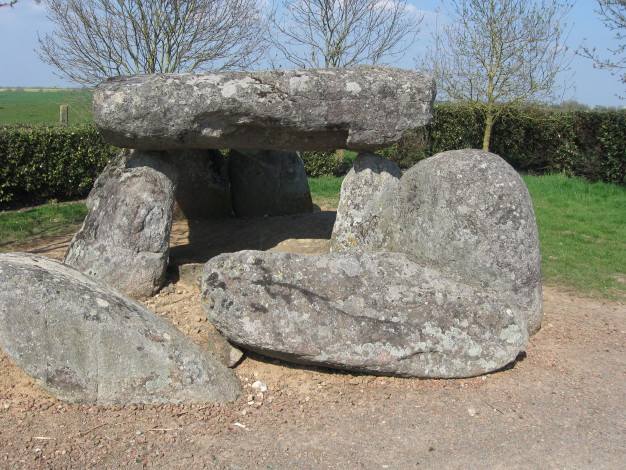 Cour du Breuil dolmen