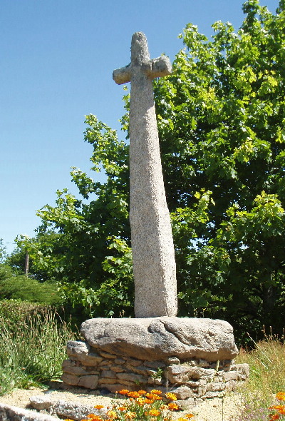 Keralio Croix Menhir