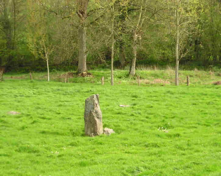 Menhir de Moncorbeau