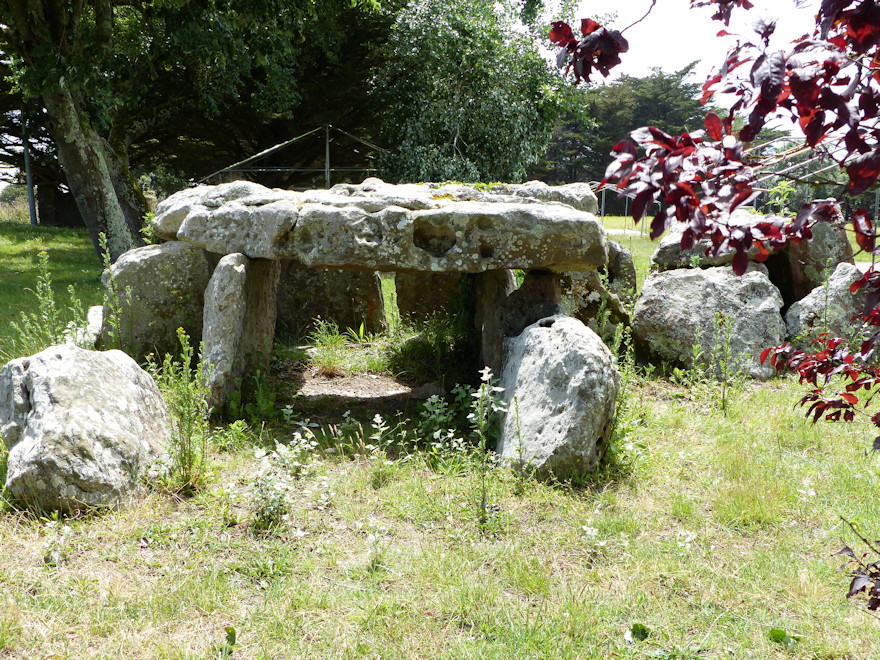 Dolmen de Monval