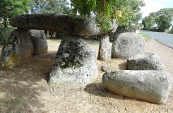 Cour du Breuil Dolmen