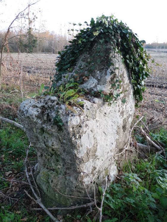 Menhir de Chillé