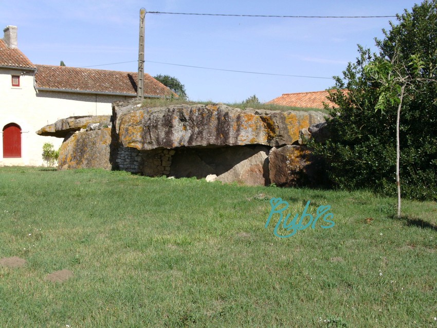 La Pierre-Folle allée couverte