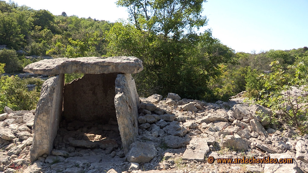 Click for the gallery page to add comments and vote (PID:144629) Dolmen de Bourbouillet 4