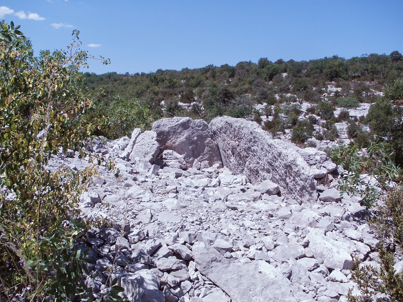 Click for the gallery page to add comments and vote (PID:180875) Font Mejanne dolmen 4