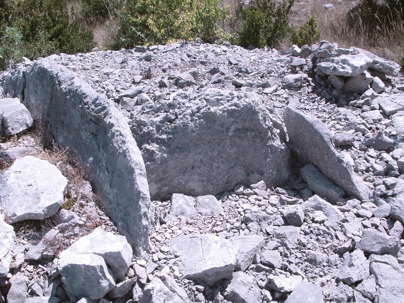 Font Mejanne dolmen 4