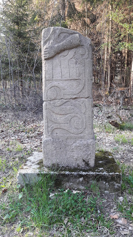 Click for the gallery page to add comments and vote (PID:196284) Grabhügel und Götterstelen am Geschichtlichen Lehrpfad Leinfelden-Echterdingen