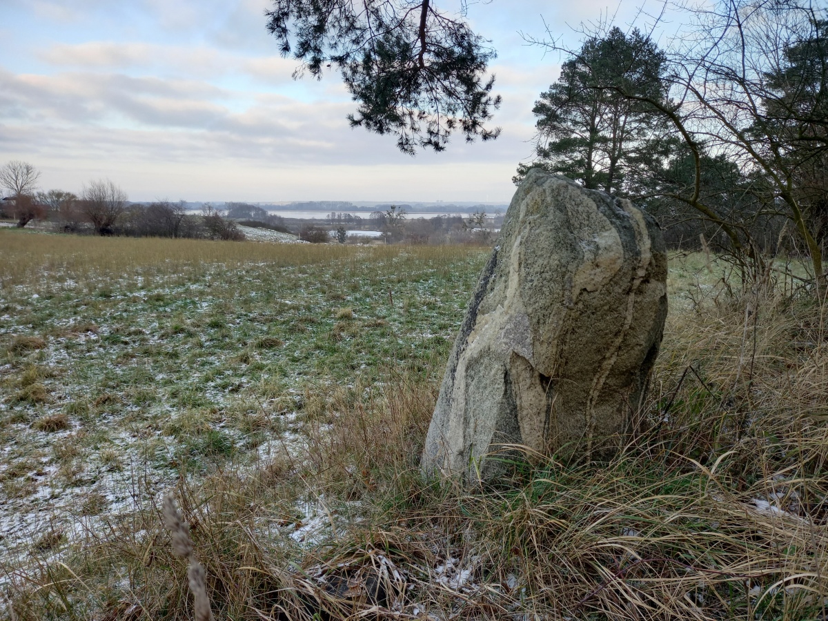 Click for the gallery page to add comments and vote (PID:247814) Phallusstein beim Potzlower Seenblick