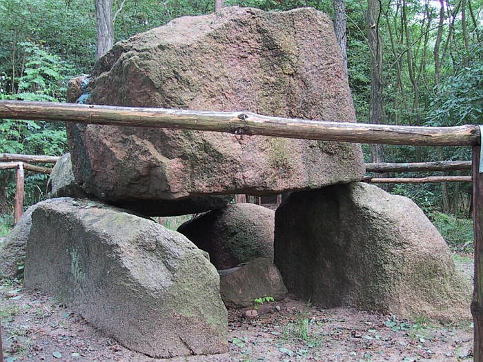 Click for the gallery page to add comments and vote (PID:21936) Bruessow Hammelstall Dolmen