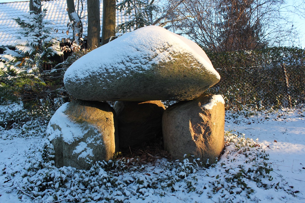 Click for the gallery page to add comments and vote (PID:158050) Schmiedeberg Modern Dolmen