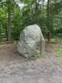 Findling vor Revierförsterei Eichkamp, Grünewald - PID:289430