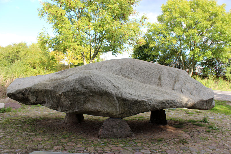 Click for the gallery page to add comments and vote (PID:113759) Wüste Kirche Modern Dolmen
