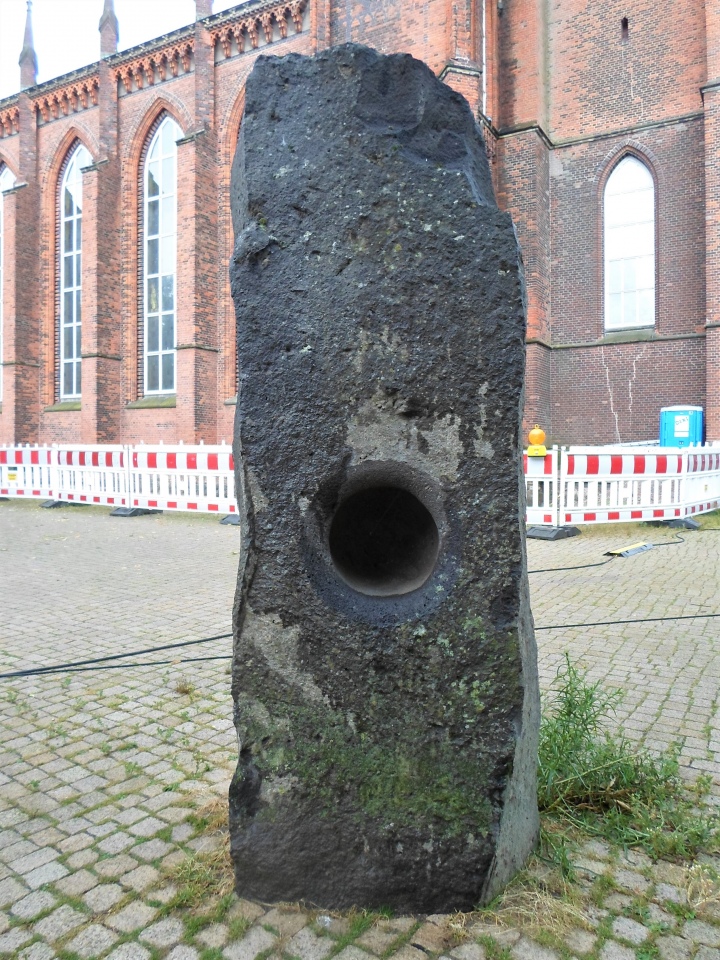 Click for the gallery page to add comments and vote (PID:230077) Summstein Bremerhaven