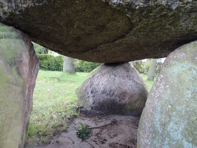 Click for the gallery page to add comments and vote (PID:174868) Langen Dolmen