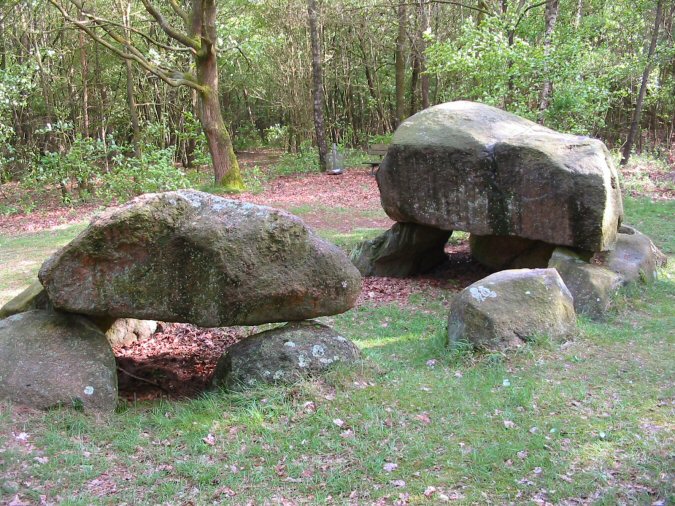 Apeldorn Steingrab 'Der Steinerne Schluessel'